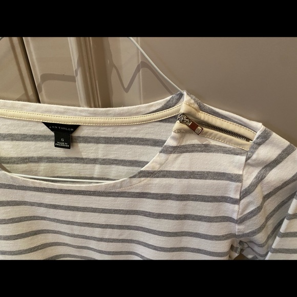 Ann Taylor Long Sleeved Striped Top with Zipper on Shoulder. Small White/Gray - Picture 2 of 3